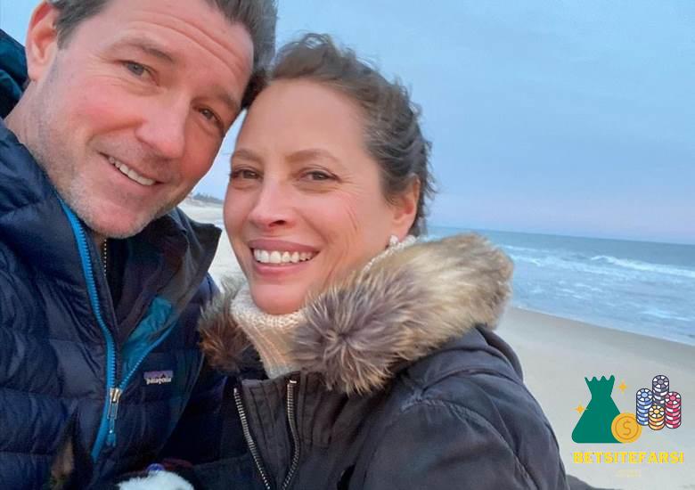 عکس های کریستی تورلینگتون را در کجا مشاهده کنیم؟